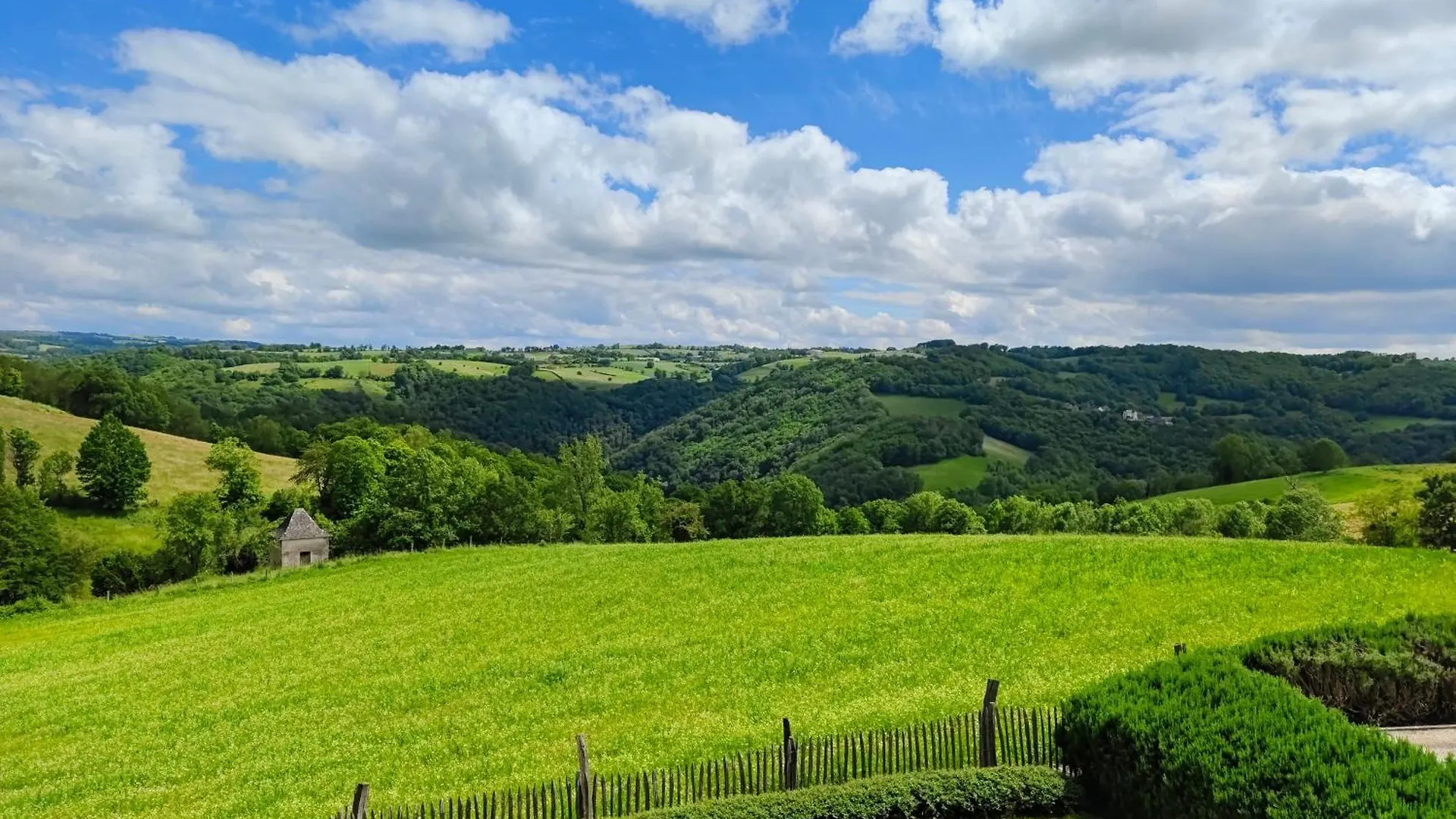 Gite Le Petit Mauron - Avec Vue Imprenable Maleville 0*,  France